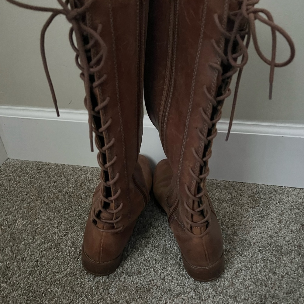 Sofft brown riding boot. Womens sz 7 - Picture 4 of 7